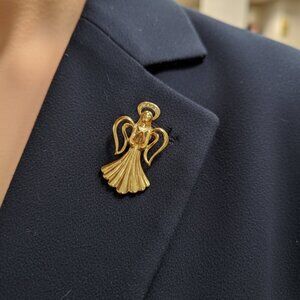Vintage Avon Heavenly Angel Pin Gold-plated